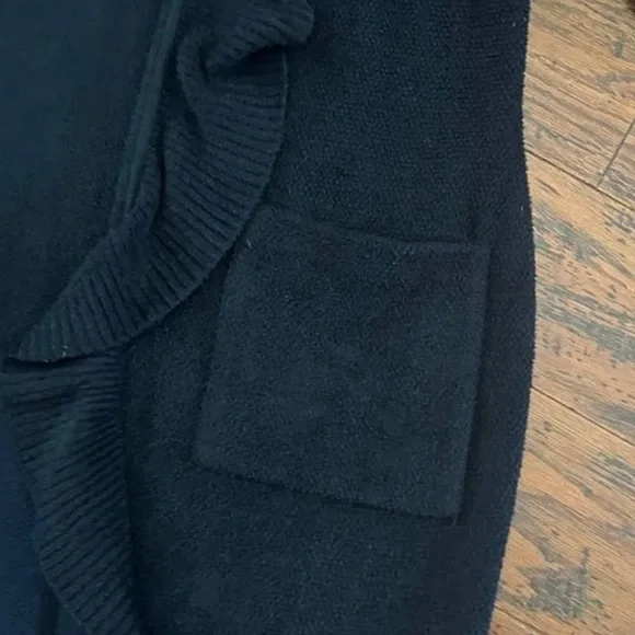 St. John Collection Santana Ruffle Knit Cardigan/Duster Size 10 - Picture 9 of 16